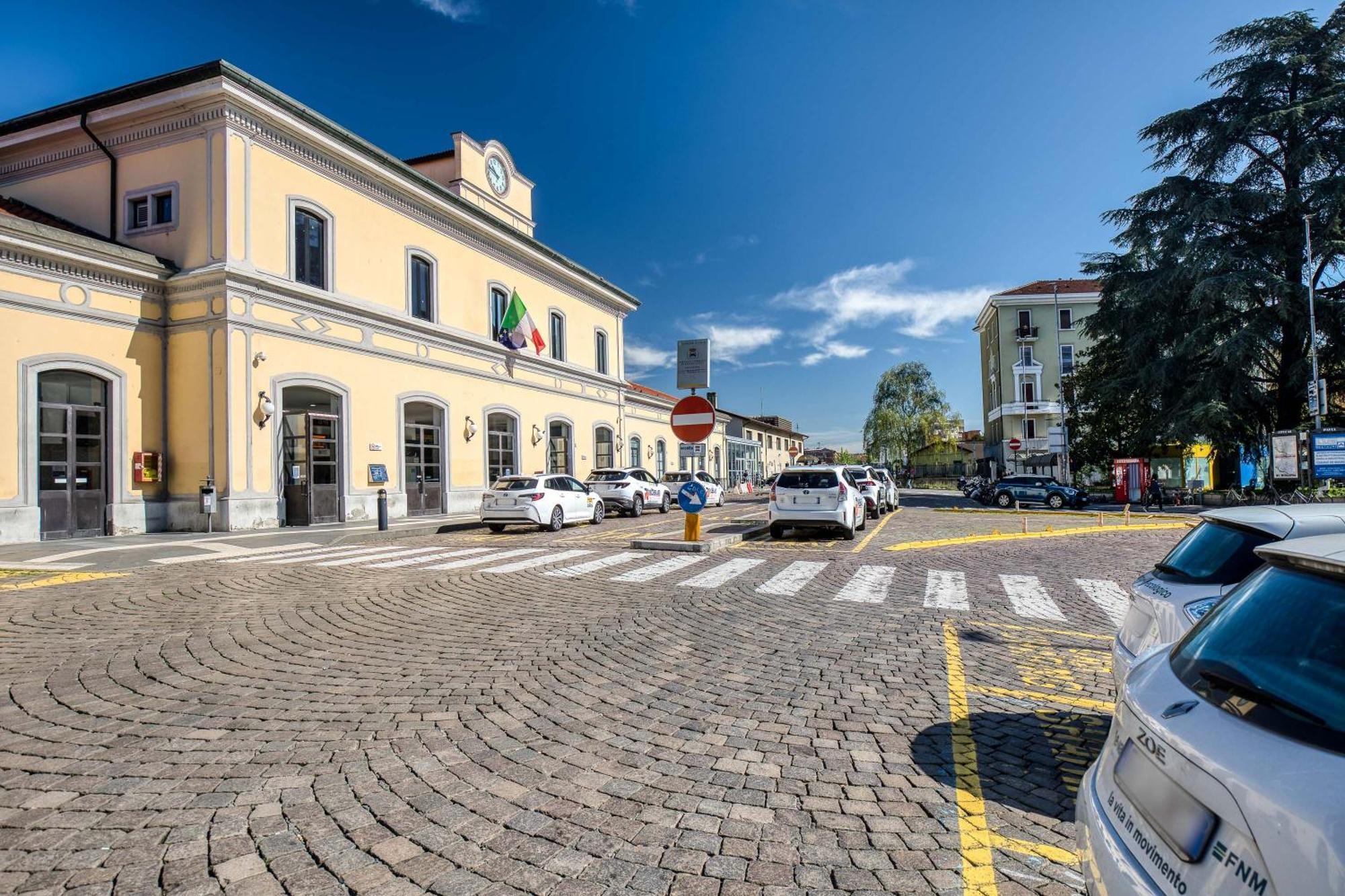Suite Angolo Alla Stazione - Appartamento Con Terrazzo Panoramico Pavia Ngoại thất bức ảnh
